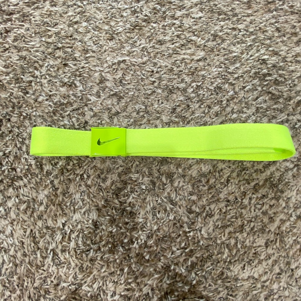 Neon yellow Nike golf belt